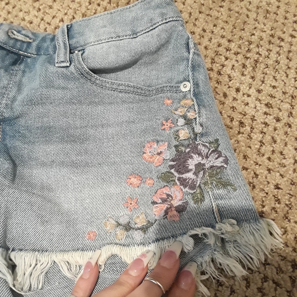 Mossimo patterned jean shorts - Picture 4 of 5